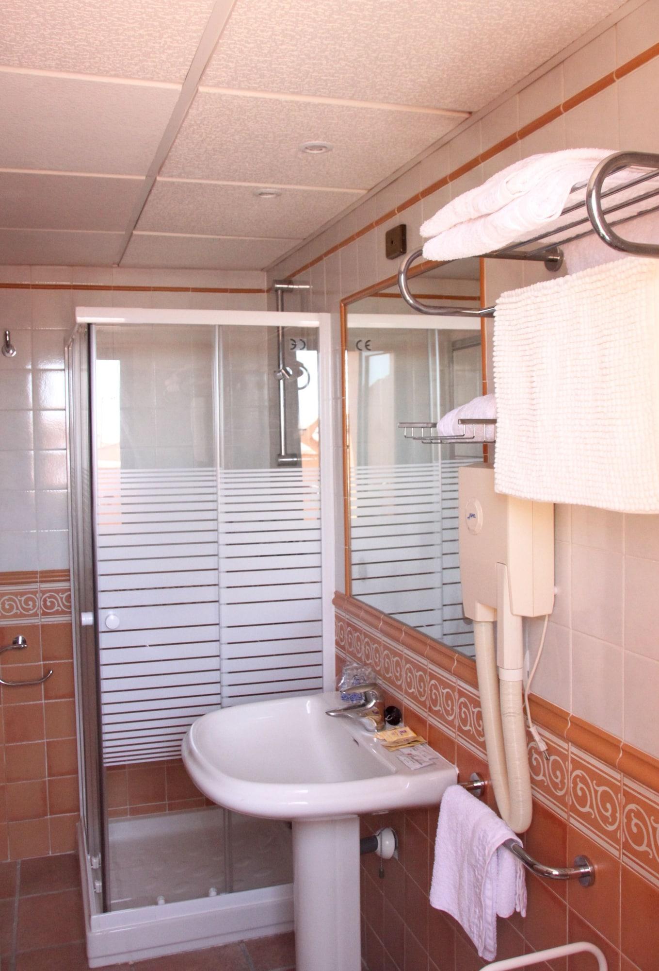 Dona Catalina Hotel 3*