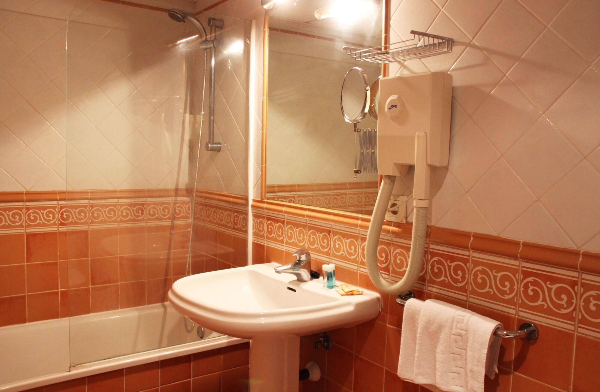 Hotel Dona Catalina 3*