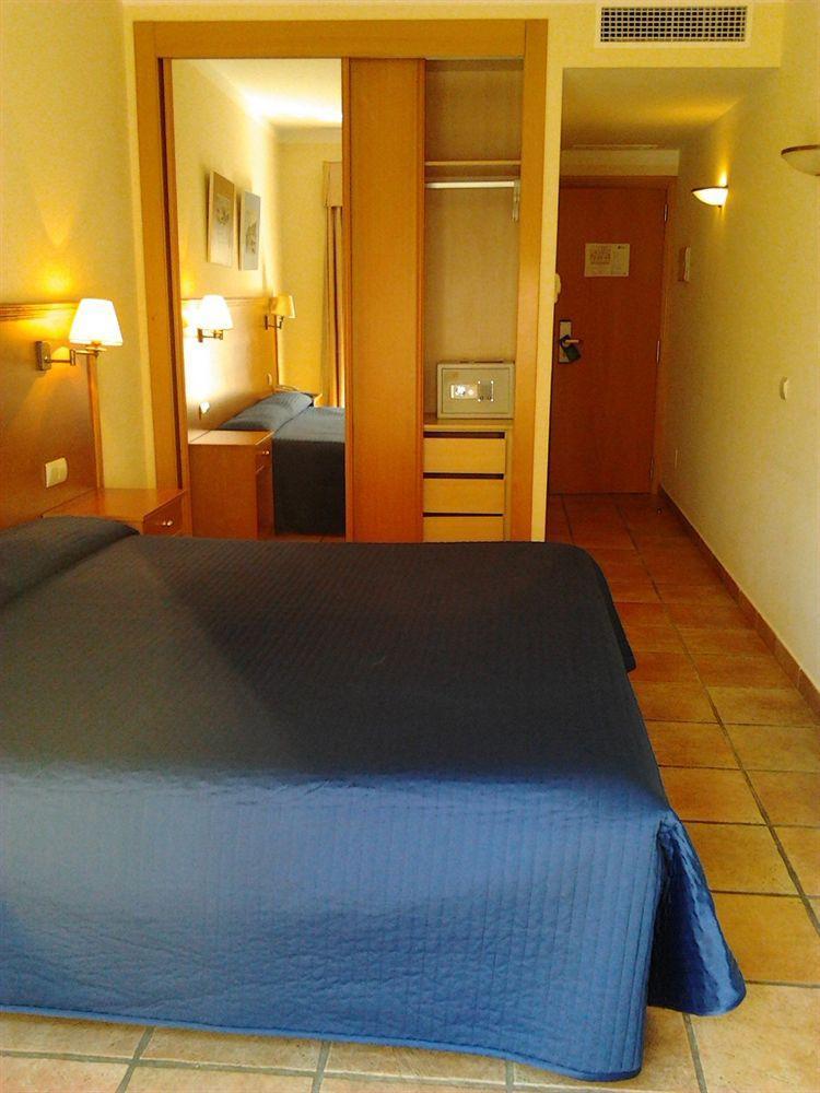 Dona Catalina Hotel 3*